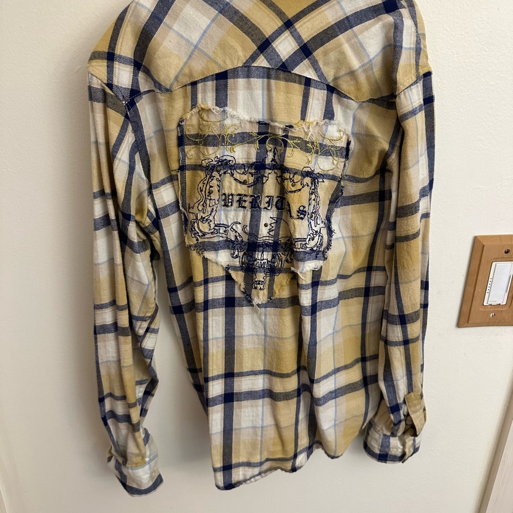 Like New Boys Size 10/12 Button Down Shirt with great graphic on the back.
